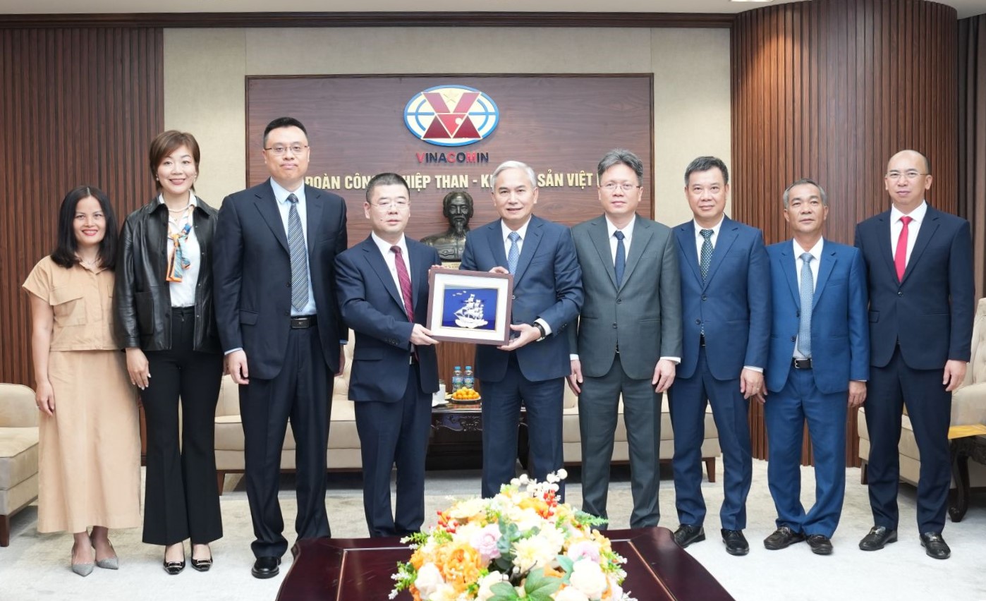 TKV VÀ NFC (TRUNG QUỐC) TRAO ĐỔI CƠ HỘI HỢP TÁC PHÁT TRIỂN
